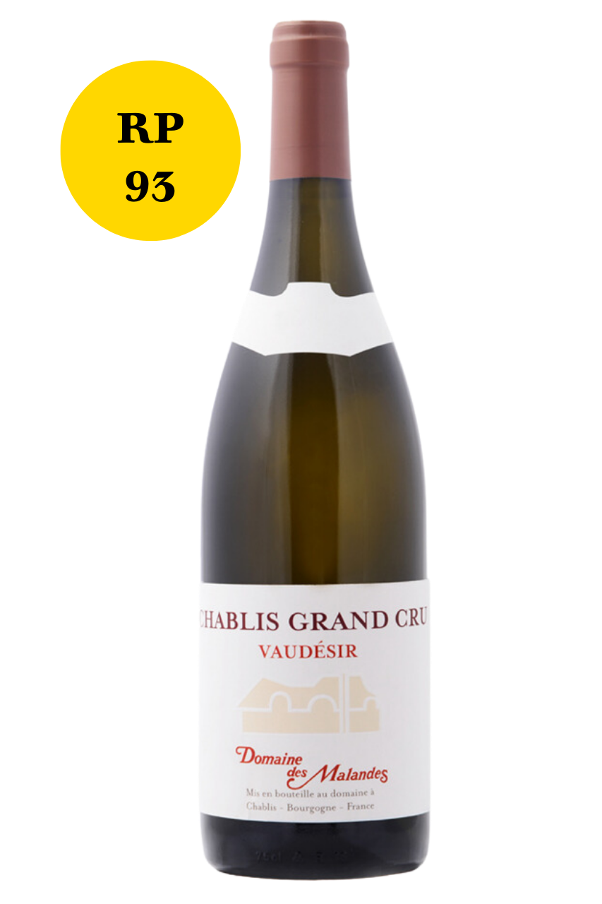 Flasche mit Weißwein Chablis Grand Cru und einem goldenen Sticker mit der Zahl 93